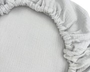 Prześcieradło-muślinowe-z gumką-do-wózka-gondoli-80x40-jasny-szary-zbliżenie