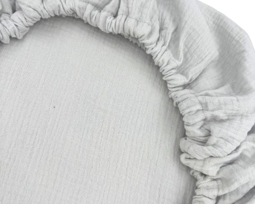 Prześcieradło-muślinowe-z gumką-do-wózka-gondoli-80x40-jasny-szary-zbliżenie