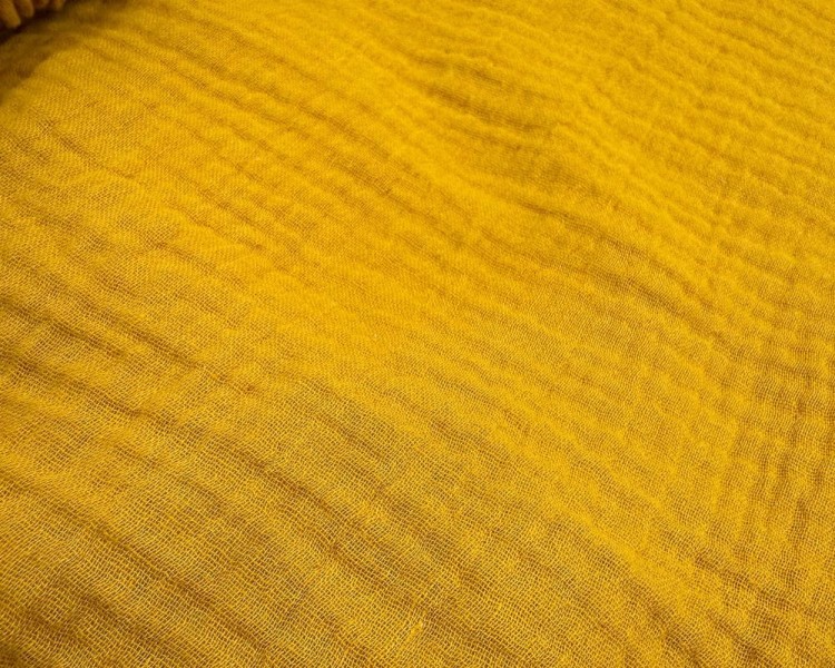 Prześcieradło-muślinowe-z gumką-do-dostawki-90x50-musztardowe-zbliżenie