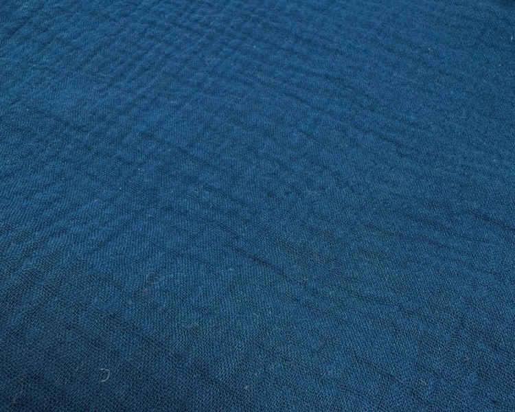 Prześcieradło-muślinowe-z gumką-do-dostawki-90x50-granatowe-zbliżenie