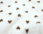 Prześcieradło-muślinowe-z gumką-do-wózka-gondoli-80x40-białe-w-brązowe-serduszka-zbliżenie