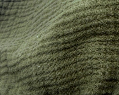 Prześcieradło-muślinowe-z-gumką-do-łóżeczka-140x70-khaki-materiał