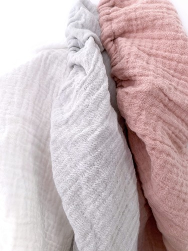 Prześcieradło-z-gumką-do-łóżeczka-dziecięcego-120x60-sepia-zgaszony-róż-porównanie-kolorów